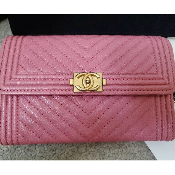 ❌SOLD❌🌸NEW CHANEL Pink Cheveron Boy Medium Wallet - Picture 2 of 9